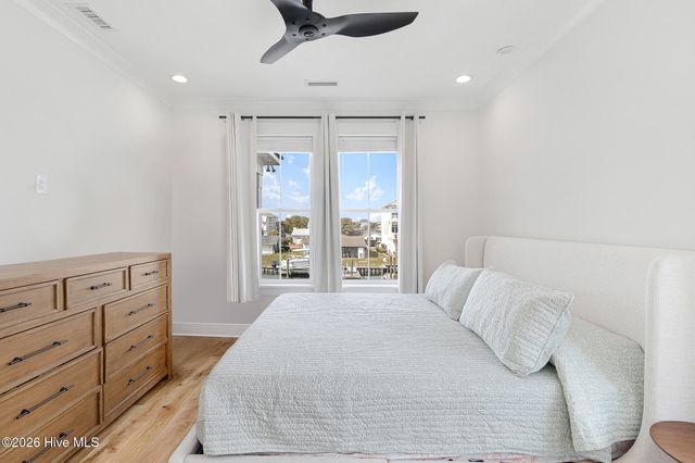 524 N Kinston Avenue, Atlantic Beach, NC 28512