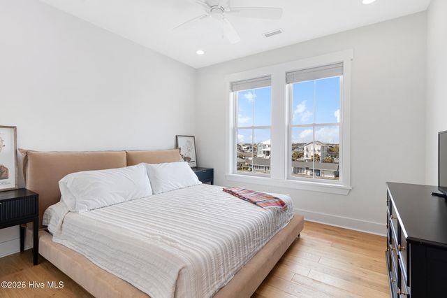 524 N Kinston Avenue, Atlantic Beach, NC 28512