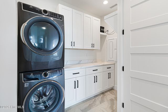 524 N Kinston Avenue, Atlantic Beach, NC 28512