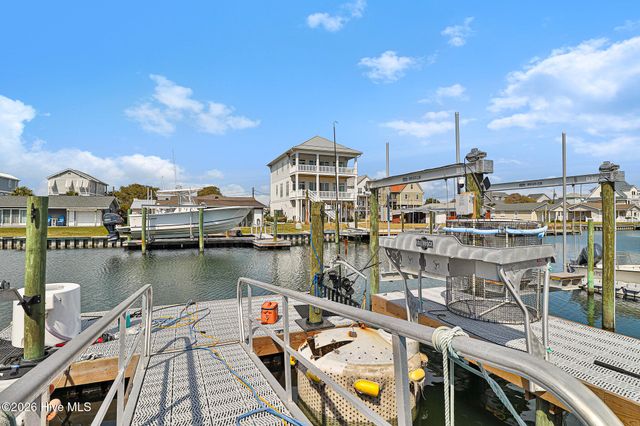 524 N Kinston Avenue, Atlantic Beach, NC 28512