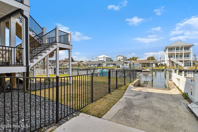 524 N Kinston Avenue, Atlantic Beach, NC 28512