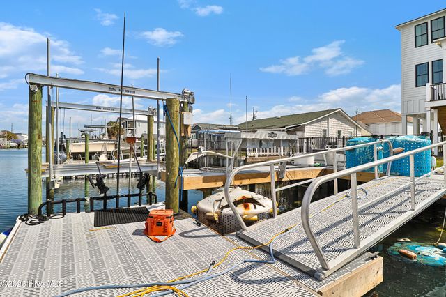 524 N Kinston Avenue, Atlantic Beach, NC 28512