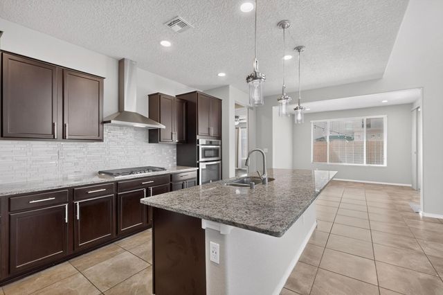 2716 Bayas Road SE, Rio Rancho, NM 87124