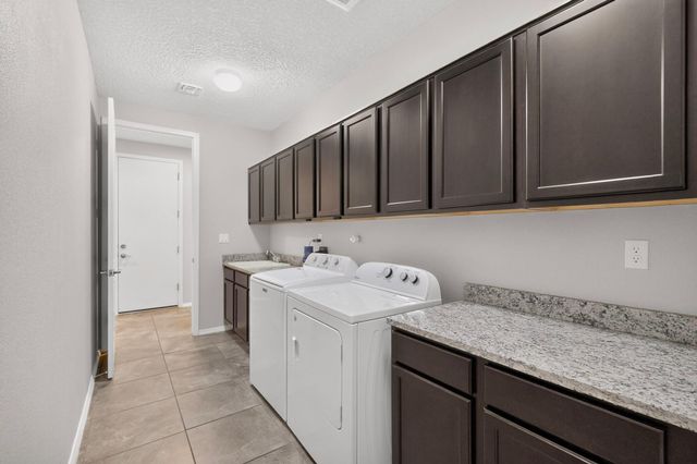 2716 Bayas Road SE, Rio Rancho, NM 87124