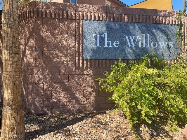 732 RUSTIC DESERT Place, Henderson, NV 89011