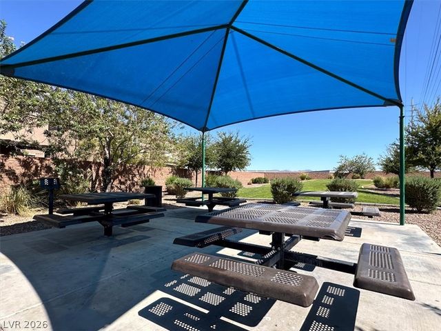 732 RUSTIC DESERT Place, Henderson, NV 89011