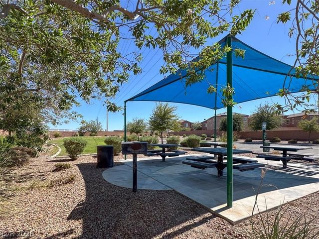 732 RUSTIC DESERT Place, Henderson, NV 89011