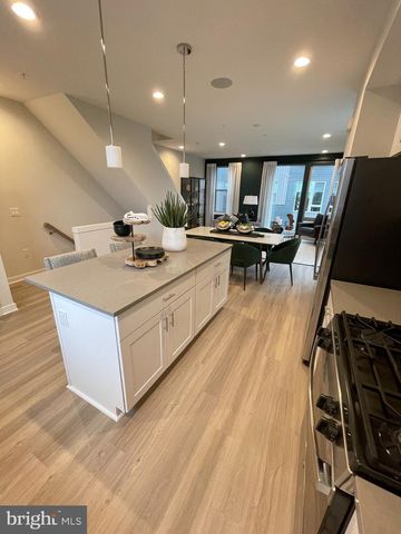 3125 BEACHVIEW LN, Philadelphia, PA 19125