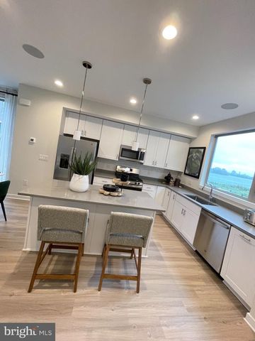 3125 BEACHVIEW LN, Philadelphia, PA 19125