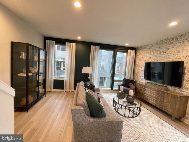 3125 BEACHVIEW LN, Philadelphia, PA 19125