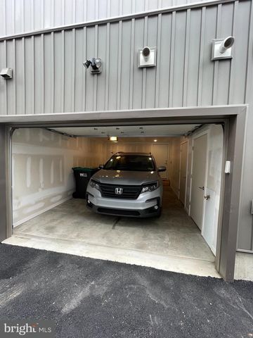 3125 BEACHVIEW LN, Philadelphia, PA 19125