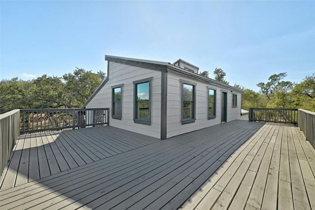 4016 McGregor LN, Dripping Springs, TX 78620