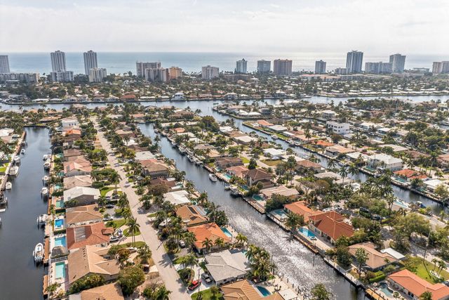 2461 SE 10th Street, Pompano Beach, FL 33062