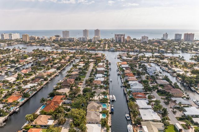 2461 SE 10th Street, Pompano Beach, FL 33062