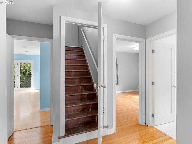 10059 Ne BEECH St, Portland, OR 97220