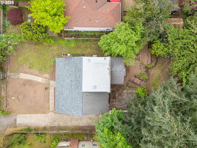 10059 Ne BEECH St, Portland, OR 97220