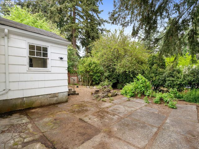 10059 Ne BEECH St, Portland, OR 97220