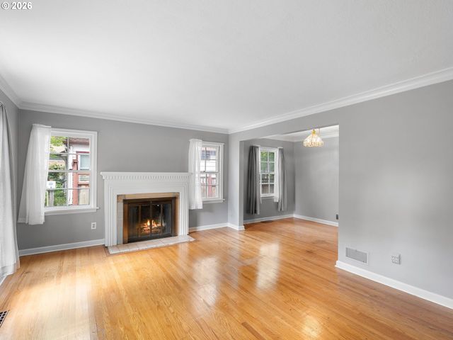 10059 Ne BEECH St, Portland, OR 97220