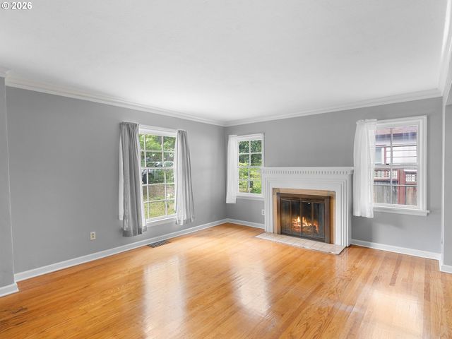 10059 Ne BEECH St, Portland, OR 97220