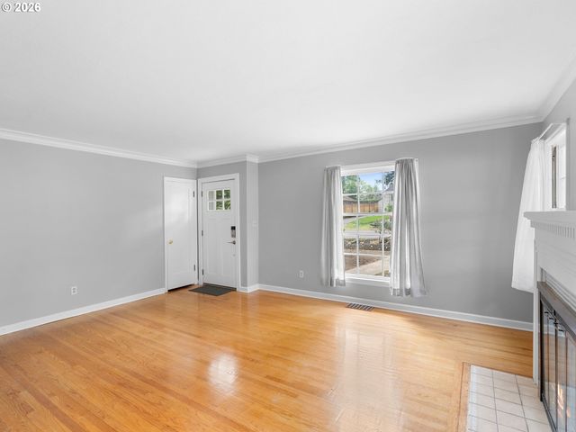 10059 Ne BEECH St, Portland, OR 97220