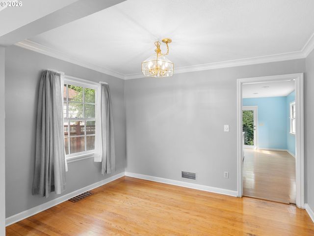 10059 Ne BEECH St, Portland, OR 97220