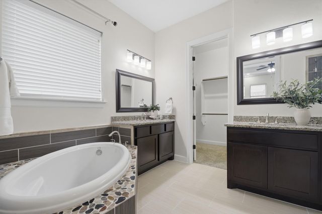 3901 Sansome LN, Round Rock, TX 78681