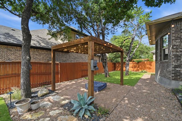 3901 Sansome LN, Round Rock, TX 78681