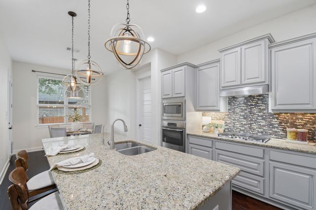 3901 Sansome LN, Round Rock, TX 78681
