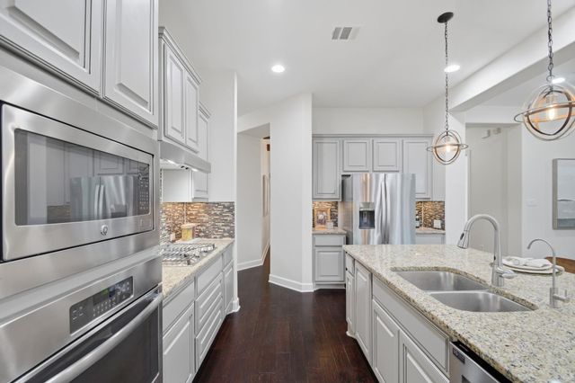 3901 Sansome LN, Round Rock, TX 78681