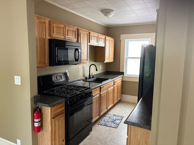 127-129 Massachusetts Ave. 1, North Andover, MA 01845