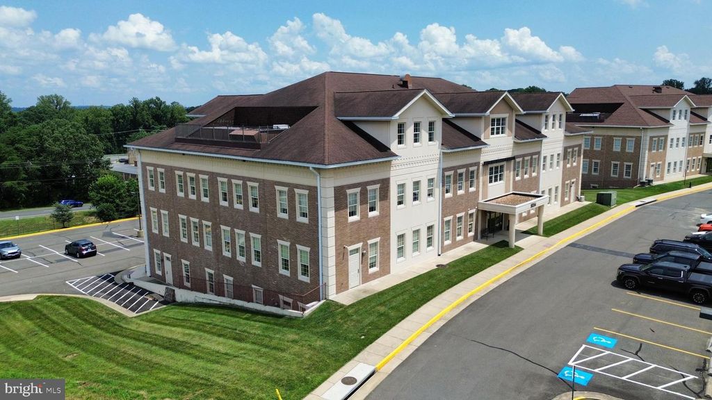 18354 QUANTICO GATEWAY DR #101, Triangle, VA 22172