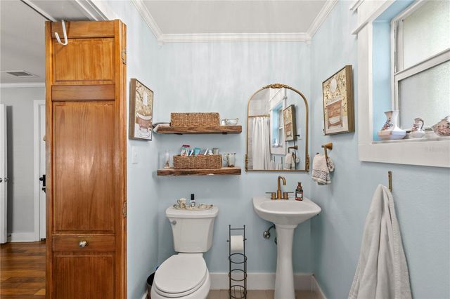 3704 W PLATT STREET, Tampa, FL 33609