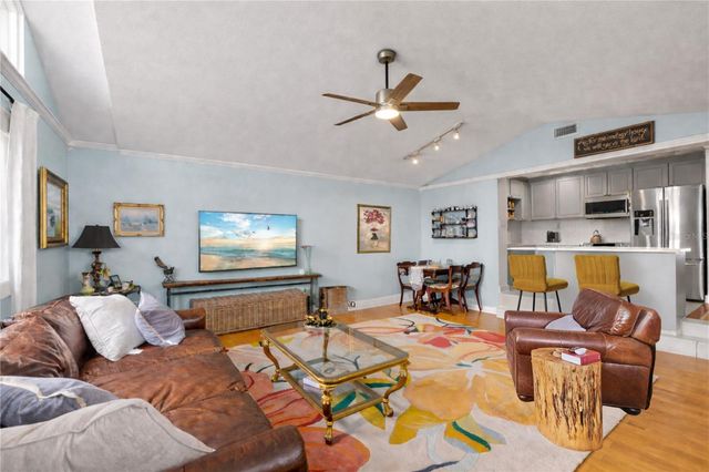 3704 W PLATT STREET, Tampa, FL 33609