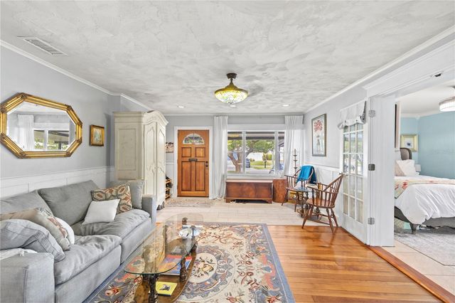 3704 W PLATT STREET, Tampa, FL 33609