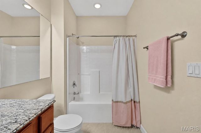 2662 S McKnight Crossing Court, Rock Hill, MO 63124