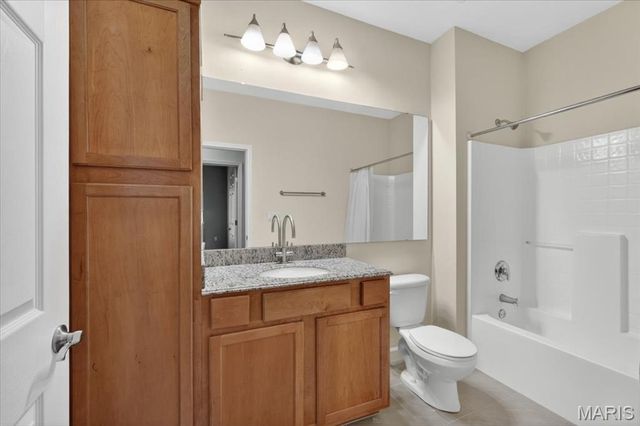 2662 S McKnight Crossing Court, Rock Hill, MO 63124