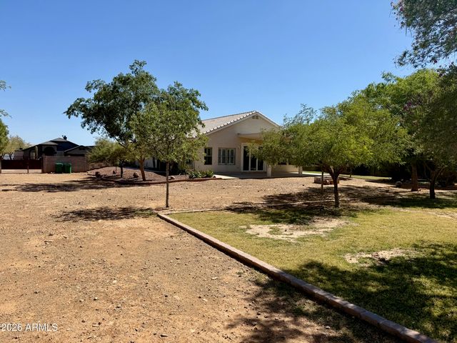 38719 N 7TH Street, Phoenix, AZ 85086