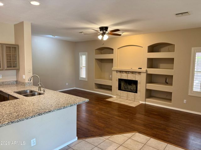 38719 N 7TH Street, Phoenix, AZ 85086