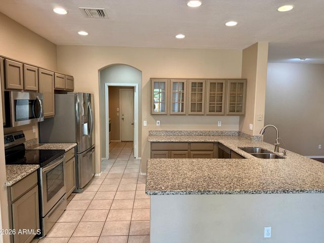 38719 N 7TH Street, Phoenix, AZ 85086