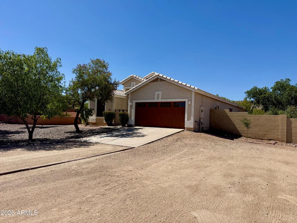 38719 N 7TH Street, Phoenix, AZ 85086