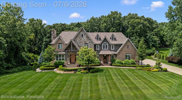 5458 Boulderwood Ridge, Independence Charter Township, MI 48348