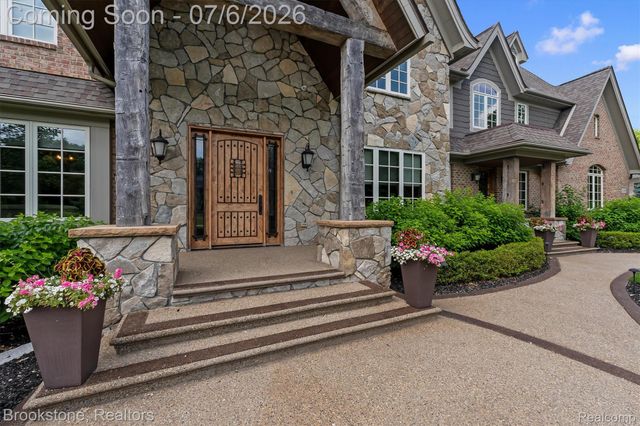 5458 Boulderwood Ridge, Independence Charter Township, MI 48348