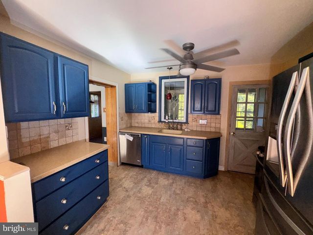 810 IRVINGTON RD, Drexel Hill, PA 19026