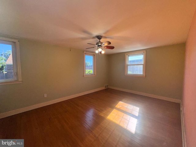 810 IRVINGTON RD, Drexel Hill, PA 19026