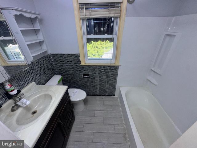 810 IRVINGTON RD, Drexel Hill, PA 19026
