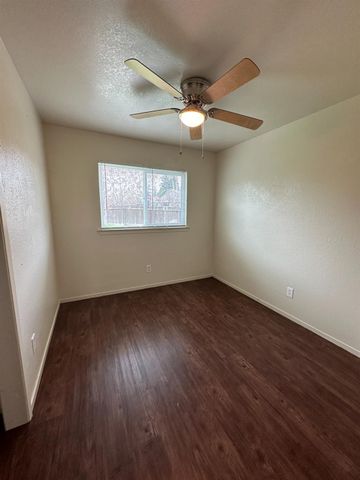 2352 N Katy Avenue, Fresno, CA 93722