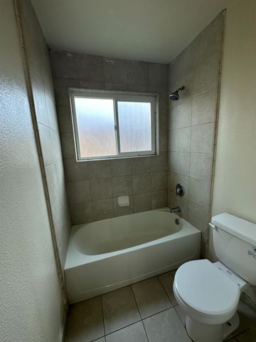 2352 N Katy Avenue, Fresno, CA 93722