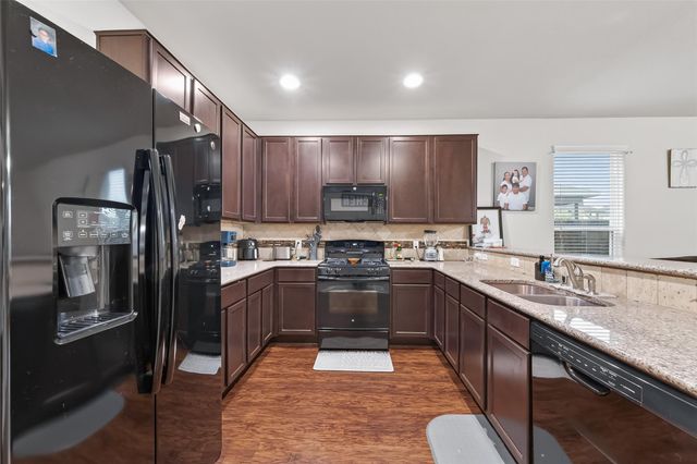 2343 Bright Sunrise Trail, Fresno, TX 77545