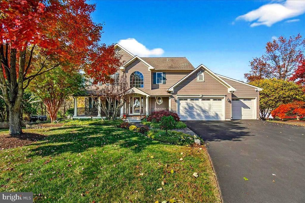 Image 1 of property listing at 19505 GRAY FARM CT, Poolesville, MD 20837