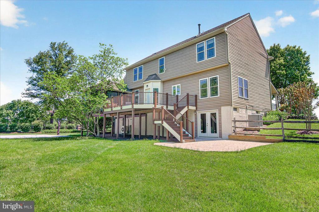 Image 14 of property listing at 19505 GRAY FARM CT, Poolesville, MD 20837